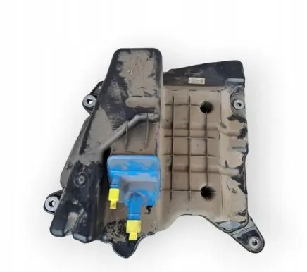 Audi A4 S4 B9 AdBlue liquid reservoir 8W0131878BH