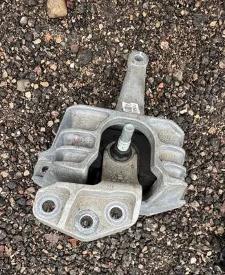 KIA Niro Engine mount bracket 21810G2000