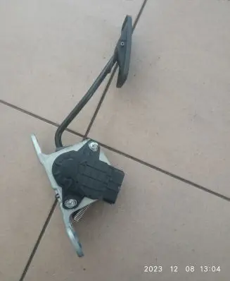 Subaru Legacy Accelerator throttle pedal 36010AG061