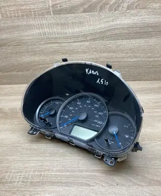 Toyota Yaris Speedometer (instrument cluster) 838000DT80 MB1575507744