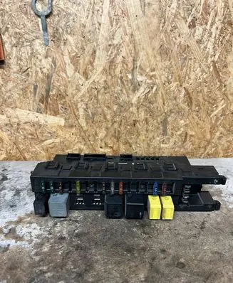 Mercedes-Benz E W211 Comfort/convenience module 2035452401 5DK00848641
