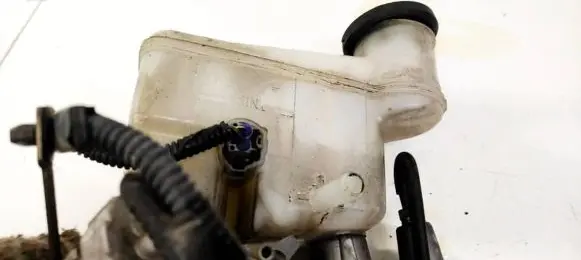 Brake fluid reservoir