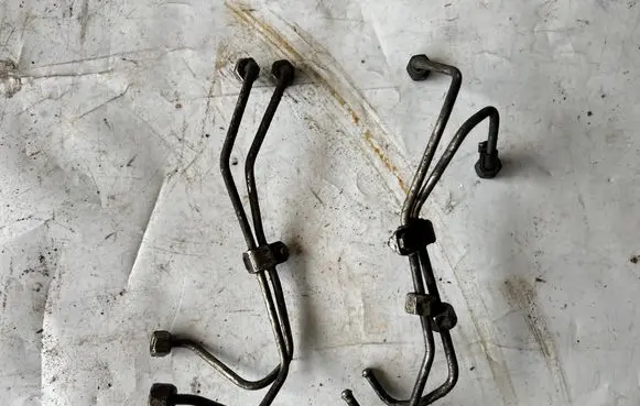 Opel Frontera B Fuel injector supply line/pipe