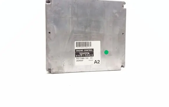 Toyota Avensis T250 Engine control unit/module 8966105A20 MB1758007382
