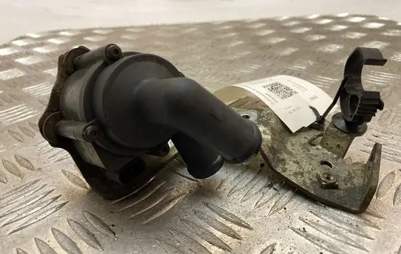 Volvo XC90 Electric auxiliary coolant/water pump 31368143