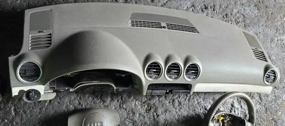 Audi A4 S4 B6 8E 8H Dashboard brak