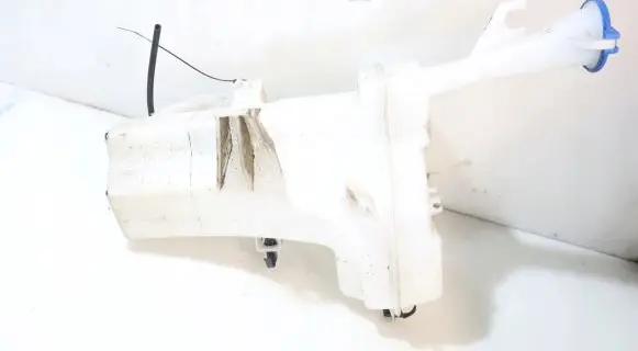 KIA Rio Windshield washer fluid reservoir/tank