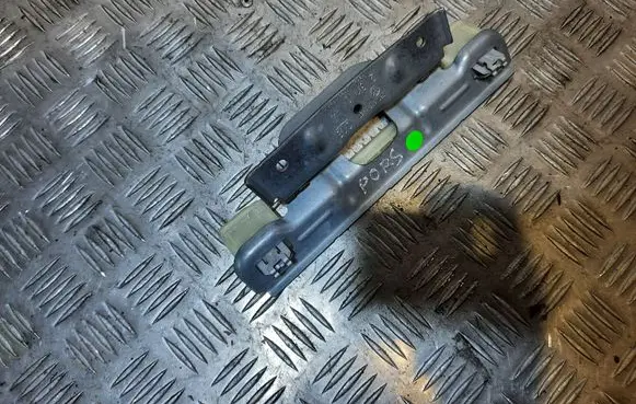 Rear door exterior handle/bracket