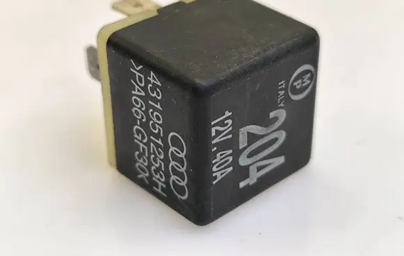 Audi A6 S6 C5 4B Other relay 431951253H PA66GF30 8587