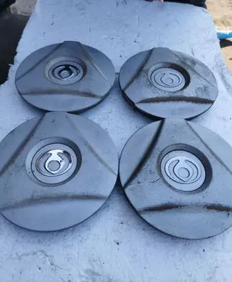 Mazda 323 F R14 wheel hub/cap/trim 00137191