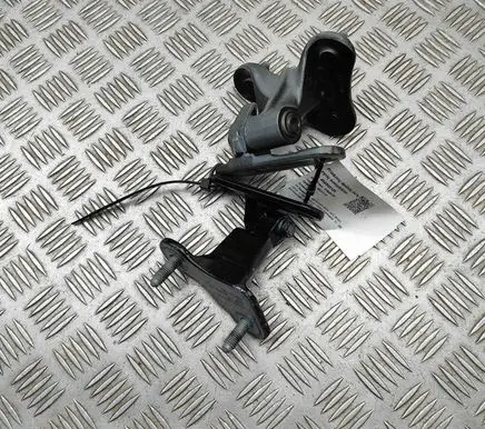 Mercedes-Benz GLE W167 Front door hinges set A1677200606 A1677200406