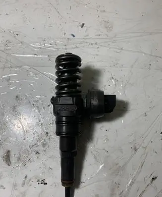 Audi A3 S3 8L Fuel injector 038130073 038130073AG 0414720215