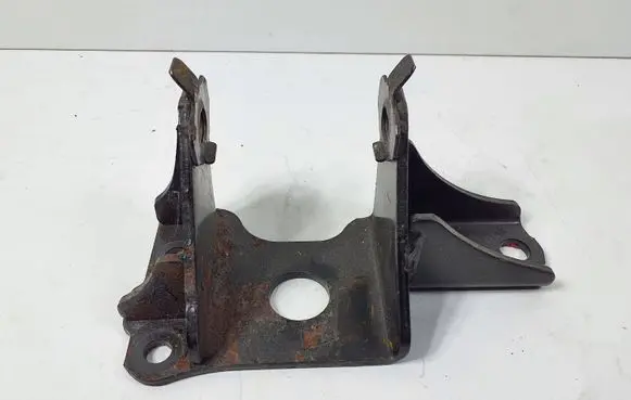 Toyota Prius (XW30) Gearbox mounting bracket