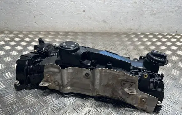 Mercedes-Benz C W206 Oil filter cover A654010