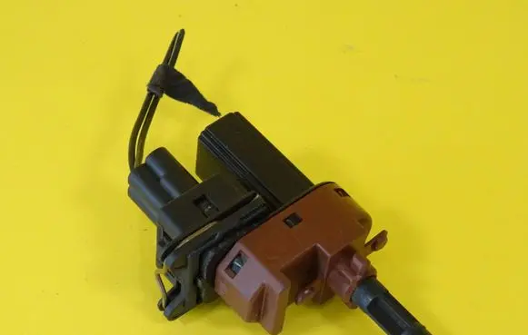 Ford Fiesta Brake pedal sensor switch 2S6T-7C534-AA 2S6T7C534AA