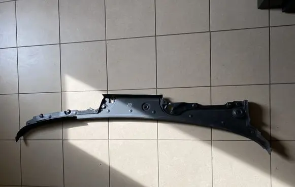 BMW M6 Windshield trim 7227346