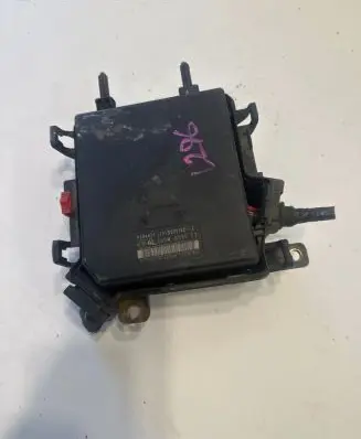 Renault Megane III Fuse module 284B60010R 8240228937 519225619