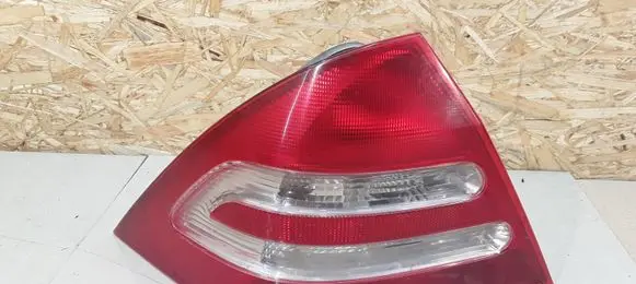 Mercedes-Benz C W203 Rear/tail lights Ulo3311