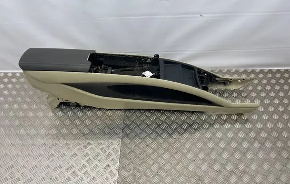 Lincoln MKZ II Center console 