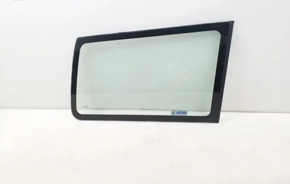 Nissan Terrano Rear side window