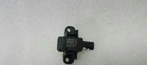 BMW M5 Transmission/gearbox oil cooler A1668210351
