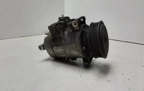 Volkswagen Golf VI Air conditioning (A/C) compressor (pump) 1K0820859T