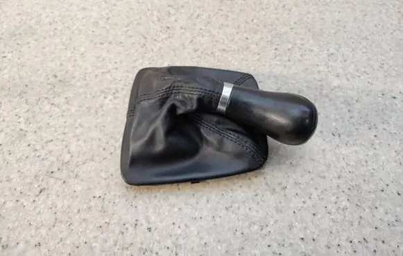 Mercedes-Benz SLK R172 Gear lever shifter trim leather/knob A1722673010