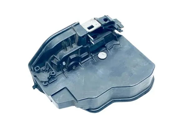 BMW X3 E83 Front door lock 7154627