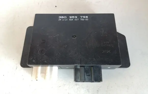 Volkswagen PASSAT B5 Comfort/convenience module 3B0959798