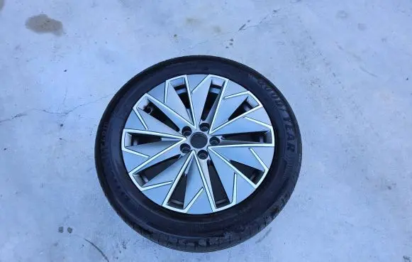 Skoda Kamiq R17 alloy rim 658601025 658601025AA 658601025L
