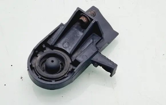 Radiator mount bracket