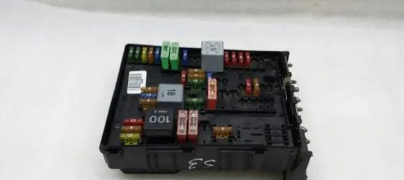 Audi A3 S3 8P Fuse module 1K0937124P