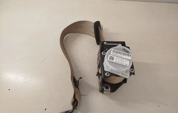 Rear seatbelt
