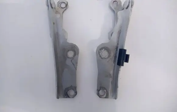 Mitsubishi Pajero Sport II Engine bonnet/hood hinges