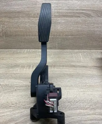 Opel Meriva A Accelerator throttle pedal 93335443DA