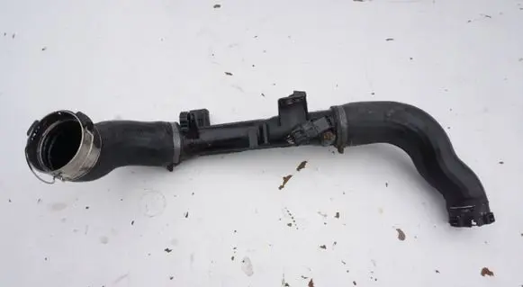 Volvo V40 Intercooler hose/pipe 31422153