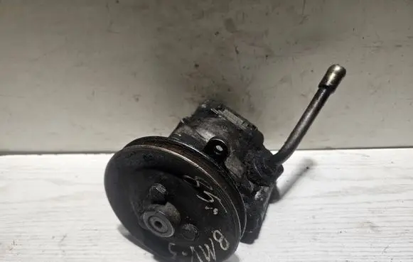 BMW 5 E28 Power steering pump 7671955144 0797104 7671501133