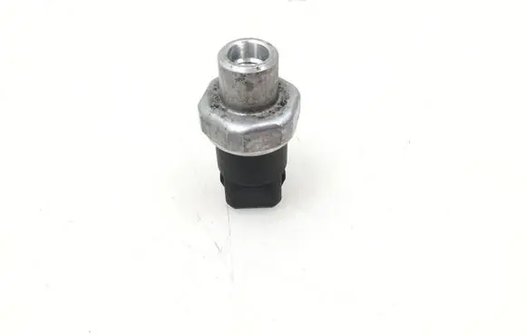 Audi A8 S8 D2 4D Air conditioning (A/C) pressure sensor 8D0959482B
