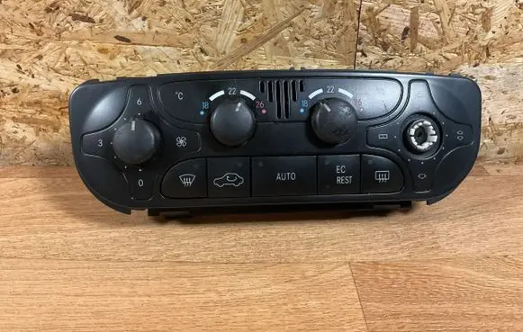 Mercedes-Benz C W203 Climate control unit 2038300285