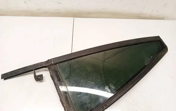 Volvo XC90 Rear vent window glass AS3