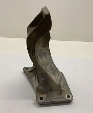 BMW 3 E46 Engine mounting bracket 6754185