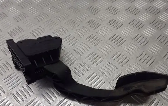 Opel Corsa D Accelerator pedal position sensor 55702020