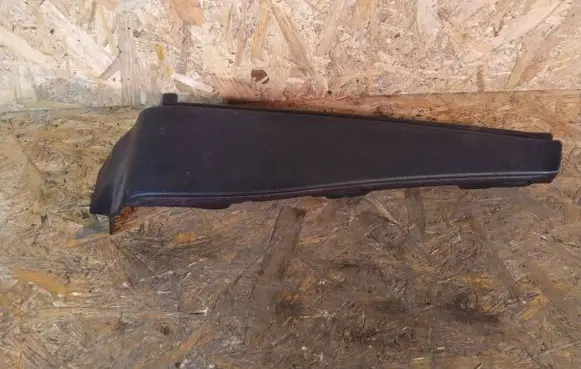 Volkswagen Golf III Other trunk/boot trim element 1h6867761