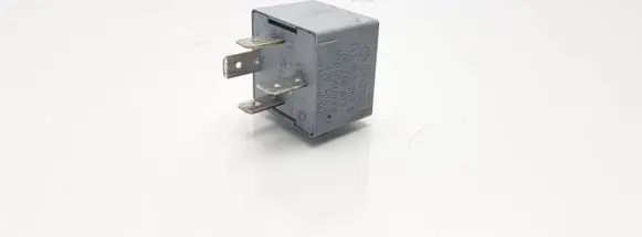 Volkswagen PASSAT B6 Other relay 141951253B 20240072