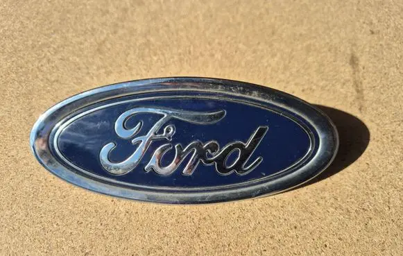 Ford Focus Manufacturer badge logo/emblem C1BB8B262-AA