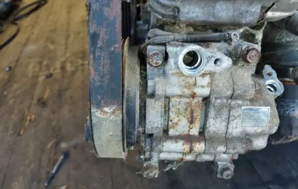 Mazda Xedos 9 Air conditioning (A/C) compressor (pump) f1000885