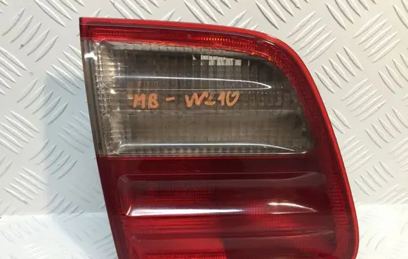 Mercedes-Benz E W210 Tailgate rear/tail lights A2108205964