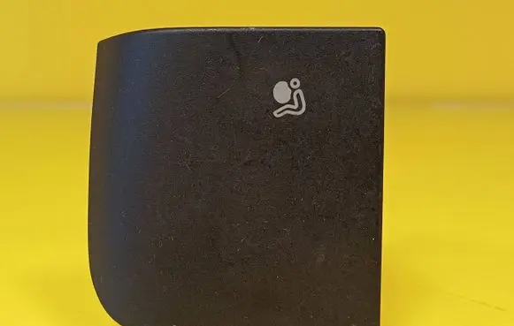 Passenger airbag on/off switch