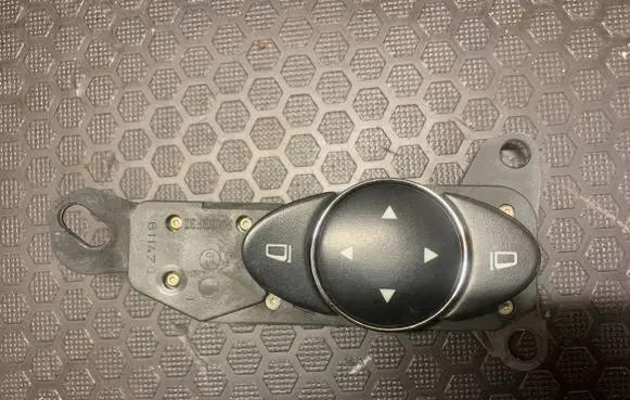 Mercedes-Benz E W211 Wing mirror switch 2118208310 03211010