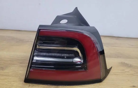 Tesla Model 3 Rear/tail lights 107740000C 1830056750
